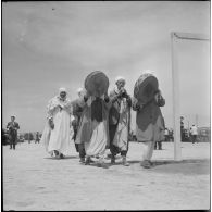 Fêtes de l'Aïd El-Seghir à Maison-Carrée. [Description en cours]
