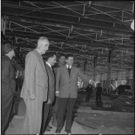 Visite du chantier d’une usine Berliet. [Description en cours]