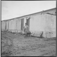 Une cité de regroupement. [Description en cours]