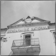 Activités quotidiennes de gendarmes. [Description en cours]