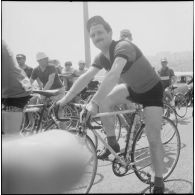 Une course cycliste. [Description en cours]