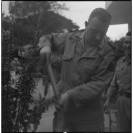 [La demi-brigade de fusiliers marins (DBFM) à Nemours]. [Description en cours]