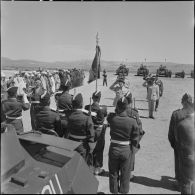 Cérémonie militaire avec le 5e RCA. [Description en cours]
