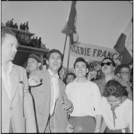 La foule pendant la communication du message du général de Gaulle par Léon Delbecque à Alger. [Description en cours]