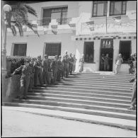 Cérémonie militaire dans la région de Constantine. [Description en cours]
