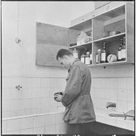 Alger. Maison des jeunes. L'atelier de photographie.