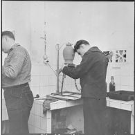 Alger. Maison des jeunes. L'atelier de photographie.