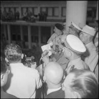 [Manifestation en faveur de l'Algérie française et discours du Comité du salut public]. [Description en cours]