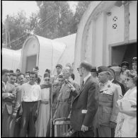 Libération de détenus du camp de Ben Aknoun. [Description en cours]