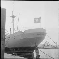 Le paquebot le Lacydon dans le port d'Alger. [Description en cours]