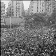 Manifestation en faveur de l'Algérie française avec la participation des jeunes moniteurs du CEMJA. [Description en cours]
