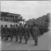 Manifestation en faveur de l'Algérie française. [Description en cours]