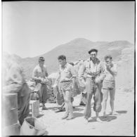 Vie quotidienne de fusiliers-marins. [Description en cours]