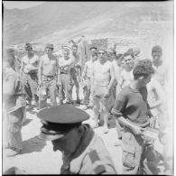 Vie quotidienne de fusiliers-marins. [Description en cours]