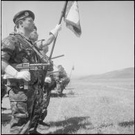 Passation de commandement au 13e RDP en Zone Est Algérois (ZEA). [Description en cours]