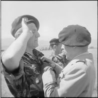 Passation de commandement au 13e RDP en Zone Est Algérois (ZEA). [Description en cours]