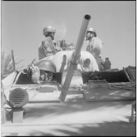 Opération dans le désert. [Description en cours]