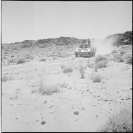 Opération dans le désert. [Description en cours]