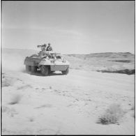 Opération dans le désert. [Description en cours]