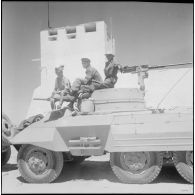 Opération dans le désert. [Description en cours]