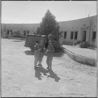 Opération dans le désert. [Description en cours]