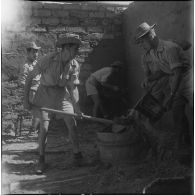 Campement militaire dans le désert. [Description en cours]