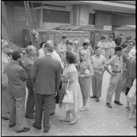 Accostage d'un paquebot dans le port d’Alger. [Description en cours]