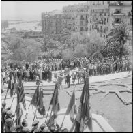 Défilé du général de Gaulle à Alger. [Description en cours]