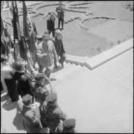 Défilé du général de Gaulle à Alger. [Description en cours]