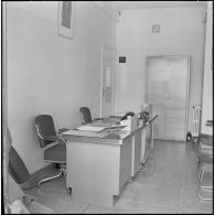 Alger. Etat-Major Interarmées (EMI). Un bureau.