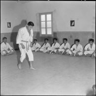 Koléa. Ecole militaire préparatoire nord-africaine. Cours de Judo.