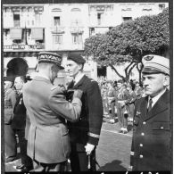 8 Mai. Fête de la Victoire. Remise de décoration.