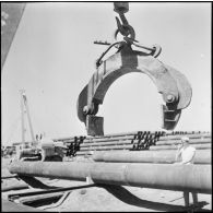 Gazoduc d'Arzew. Manoeuvres.