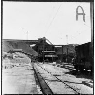Mines du djebel Ouenza. Les installations de chargement de la gare.