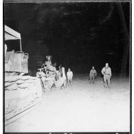 La protection militaire dans les environs de Bordj Menaïel pour les labours de nuit.