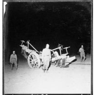 La protection militaire dans les environs de Bordj Menaïel pour les labours de nuit.