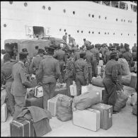 Algérie. Embarquement à bord du "Djenne".