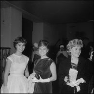 Gala à l'opéra d'Alger, au profit du mouvement de solidarité féminine. 3 spectatrices.