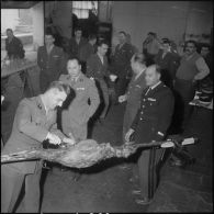 Alger. Service Auto au groupement de la gendarmerie. Fête de la Saint-Eloi. Méchoui.