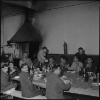 Alger. Service Auto au groupement de la gendarmerie. Fête de la Saint-Eloi. Repas.