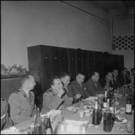 Alger. Service Auto au groupement de la gendarmerie. Fête de la Saint-Eloi. Repas.