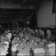 Alger. Service Auto au groupement de la gendarmerie. Fête de la Saint-Eloi. Repas.