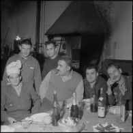 Alger. Service Auto au groupement de la gendarmerie. Fête de la Saint-Eloi. Repas.