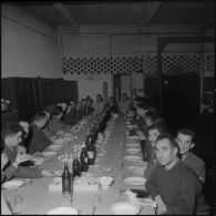 Alger. Service Auto au groupement de la gendarmerie. Fête de la Saint-Eloi. Repas.