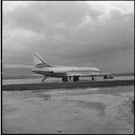 Maison Blanche. L'avion caravelle des stagiaires membres des équipes médico-sociales itinérantes (EMSI) à l'aérodrome.