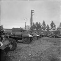 Rouïba. Etablissement régional du matériel (ERM). Parc à véhicules prêts à entrer en réparation.