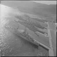 Mers el-Kébir. Les escorteurs d'escadre dans le port.