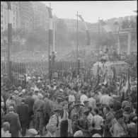 Manifestation au forum d’Alger. [Description en cours]