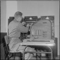 Air de France. Ecole militaire annexe des Transmissions d'Afrique du Nord (EMAT/AFN). Centraliste d'exploitation télégraphique.