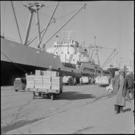 Région d'Oran. Embarquement des caisses d'oranges